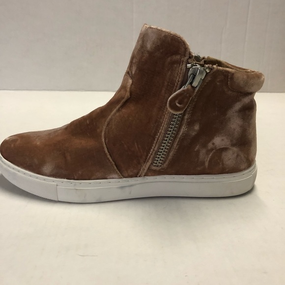 Gentle Souls by Kenneth Cole Women's Carter High-Top Sneakers - Picture 2 of 7